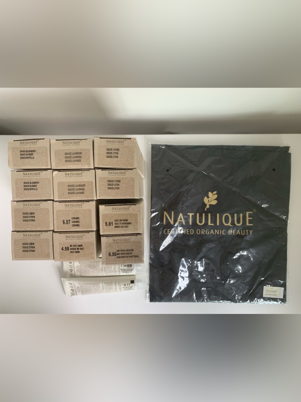 Natulique Professional Hair Color Wholesale Lot | 12 Colors + 3 Tubes And Cape